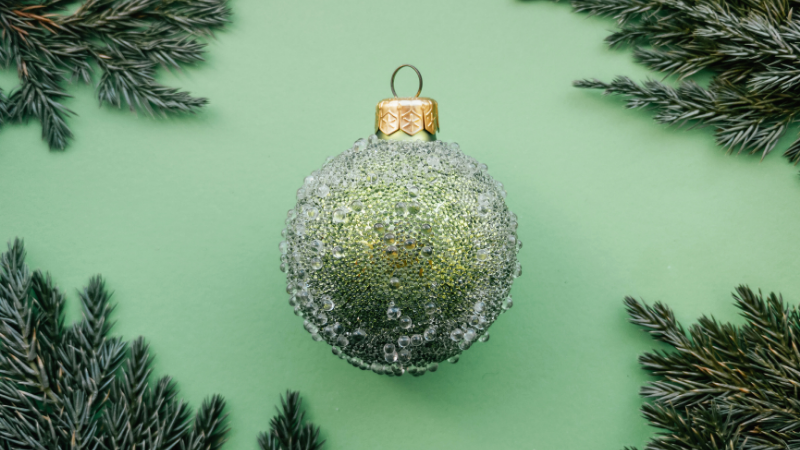 Real or Faux? Choosing the Best Tree for Your Holiday Home | Laffey Real Estate